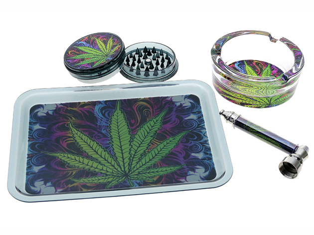 Geschenkbox "Hanfblatt"; Grinder, Drehunterlage, Pipe & Aschenbecher