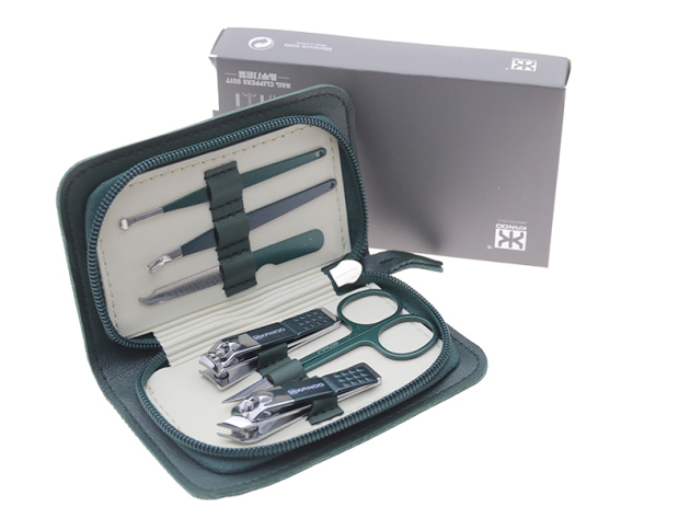 Maniküre Set;  grün; 6- tlg., Etui mit Reißverschluss