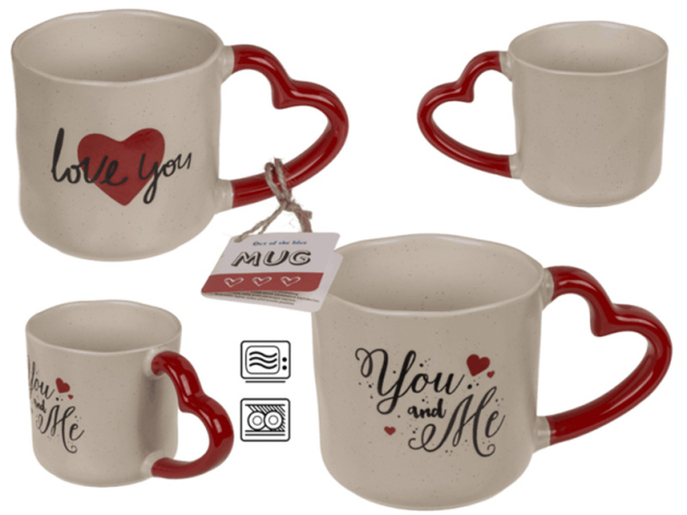 Becher aus Porzellan "Love" mit Henkel in Herzform; UVP 4,95 €